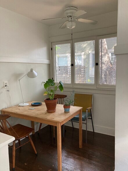 living rm - 422 El Centro St