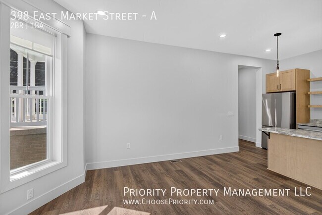 Building Photo - 398 E Market St