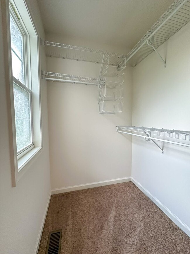 Building Photo - Sycomore Square Town House 3bed/2.5baths