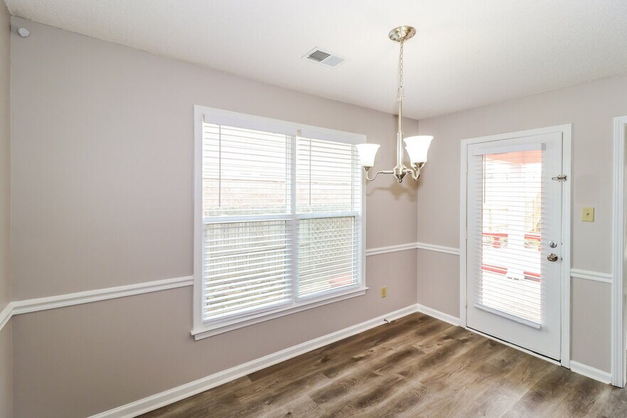 Building Photo - 9355 Helmsley Dr