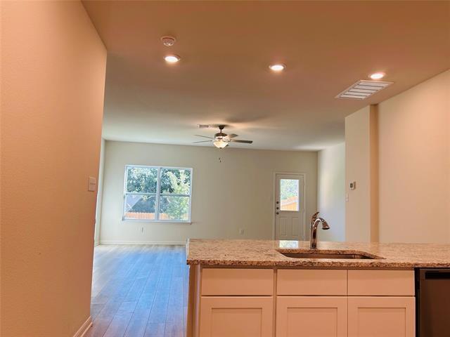 Building Photo - 229 Marsh Ln