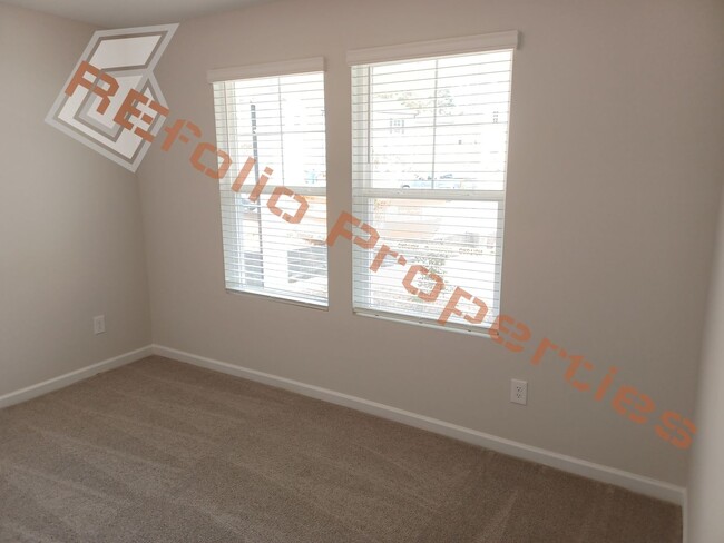 Building Photo - Beautiful 4 Bedroom, 3 Bath, 1-Car Garage ...