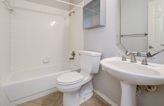 Building Photo - 3430 Rolling Terrace Dr