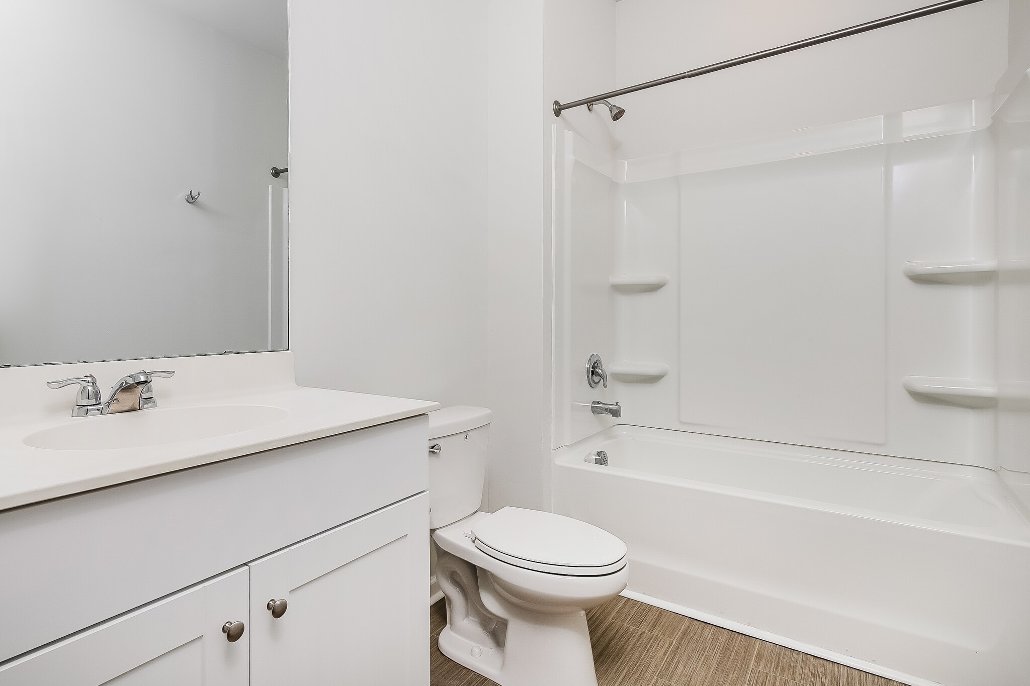 Building Photo - 143 S Reindeer Rd