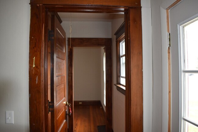 Building Photo - 1016 S University Ave