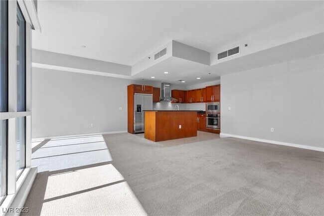 Building Photo - 4525 Dean Martin Dr
