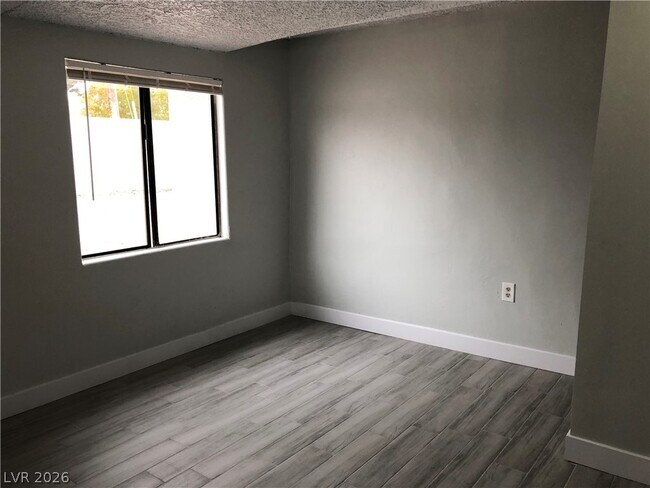 Building Photo - 5813 Evergreen Ave