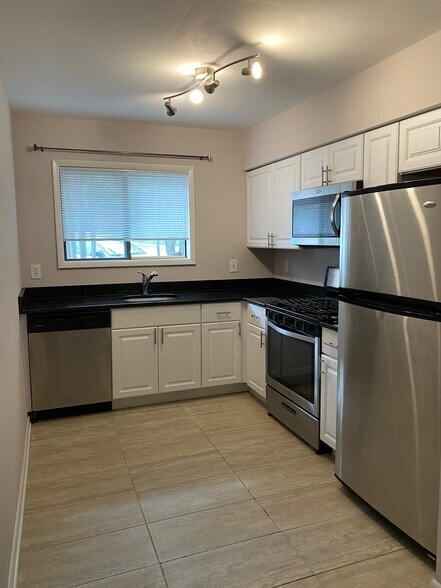 Primary Photo - 2704 Dartmouth Rd