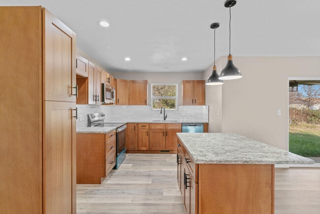 Building Photo - 41 Whitley Ln