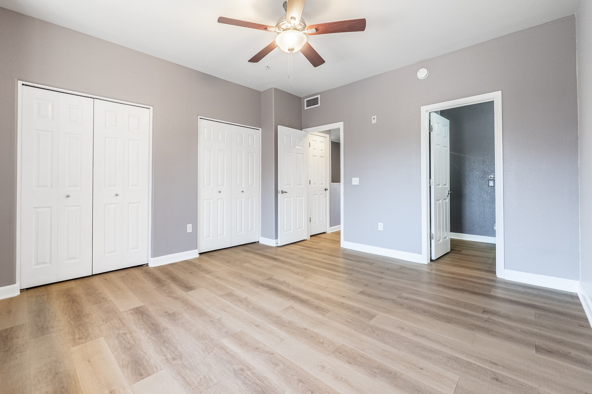 Building Photo - 4455 E Paradise Village Pky S
