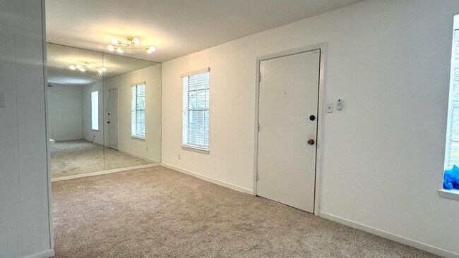 Building Photo - 9005 Gaylord Dr