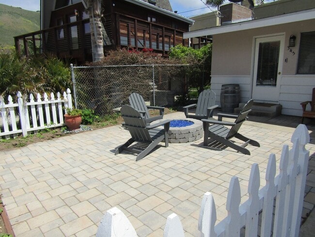 Building Photo - Shell Beach Ambience! 1 block to Ocean.
