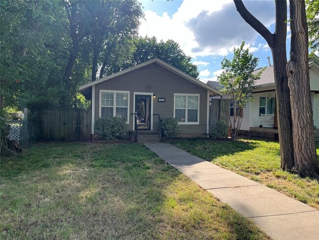 Building Photo - 312 N 6th St