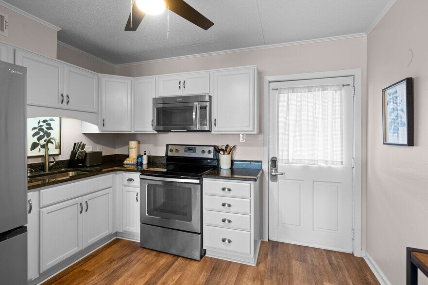 Building Photo - 331 Bluefish Dr