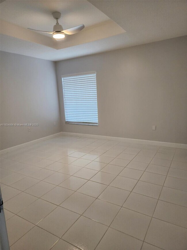 Building Photo - 986 NW 136th Ct
