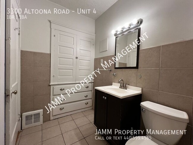 Building Photo - Charming 1 Bedroom, 1 Bathroom Apartment i...