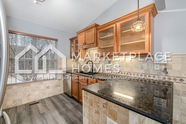 Building Photo - 2457 Lorraine Ct