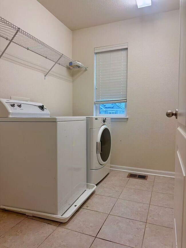 Building Photo - 3 bedroom, 2 bathroom single family house in Thornton