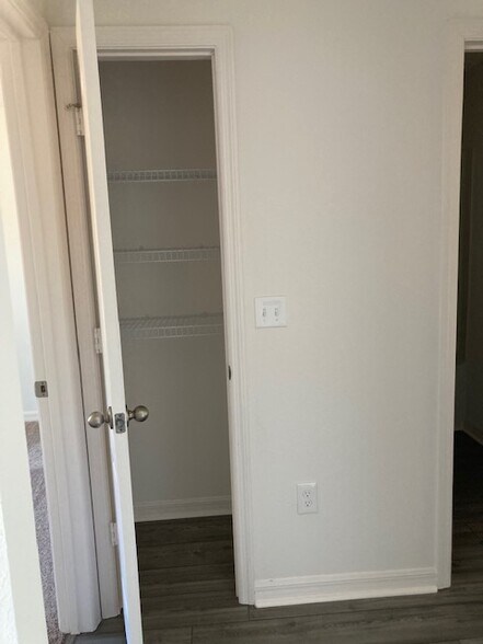 Building Photo - 11 Ripcord Ln