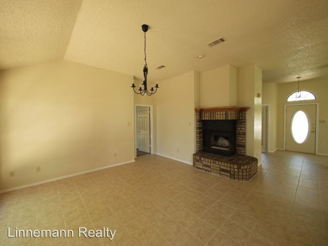 Building Photo - 405 Hogan Cir