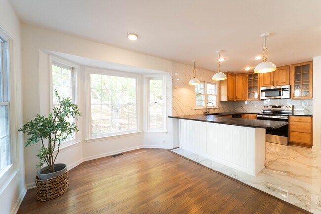 Building Photo - Fabulous Home in Aquia Harbor