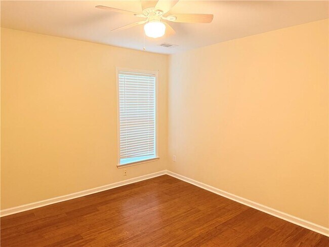 Building Photo - 2380 Fairlie Dr