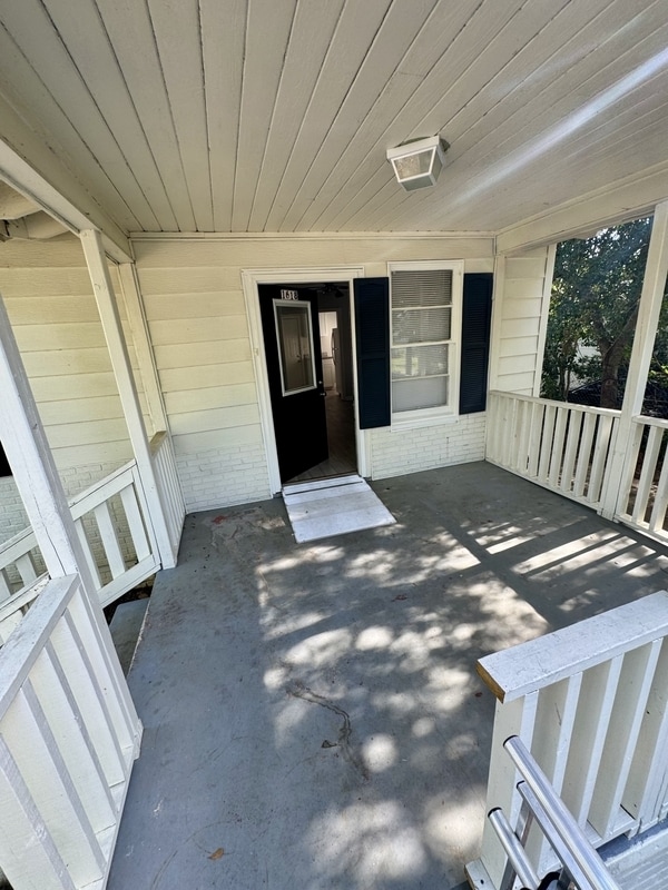 Building Photo - 1618 Elberta Dr