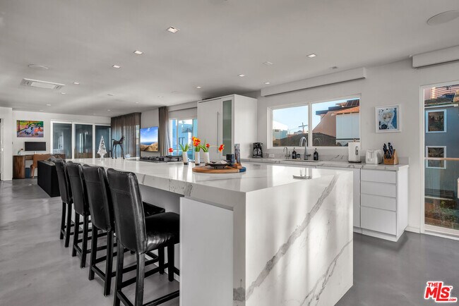 Building Photo - 1 Driftwood St