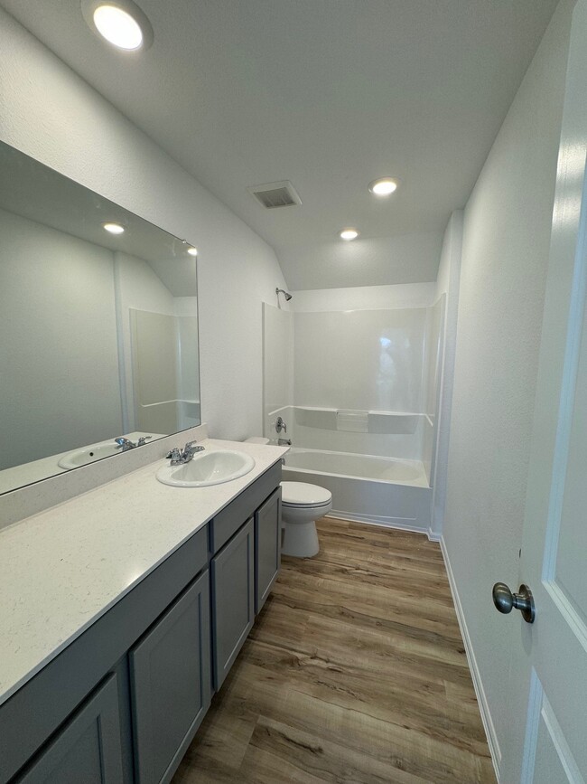 Building Photo - 7707 Iris Peak Dr