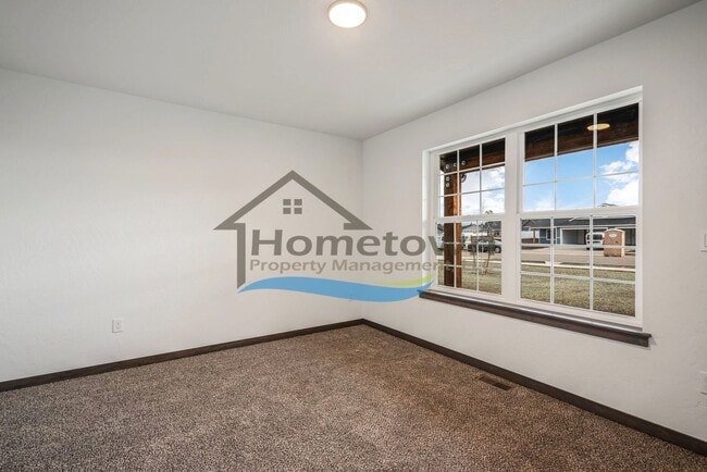 Building Photo - 3-Bedroom, 2-Bathroom Home with 3-Car Gara...