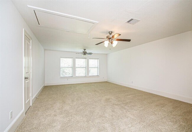 Building Photo - 8127 Caroline Ridge Dr