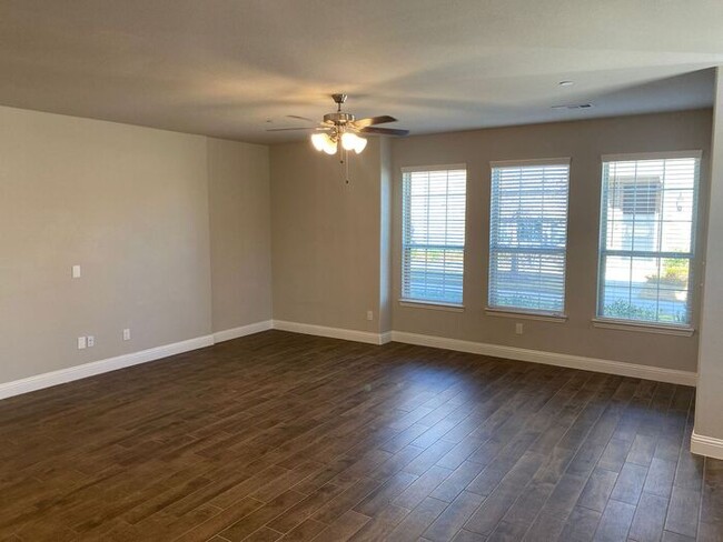 Building Photo - Gorgeous House for rent in Euless !!