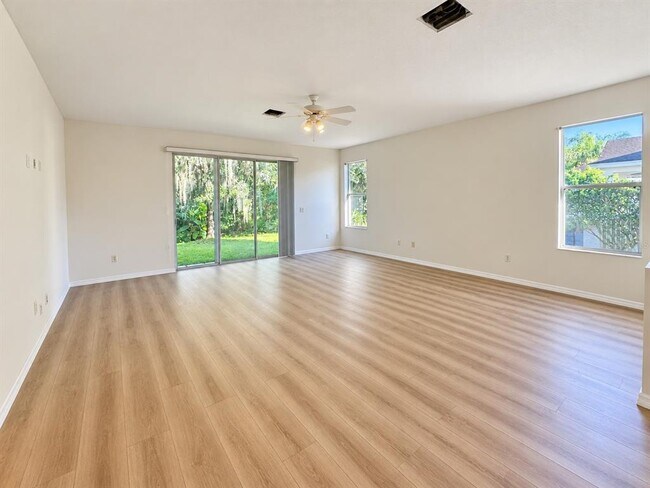 Building Photo - 27353 Edenfield Dr