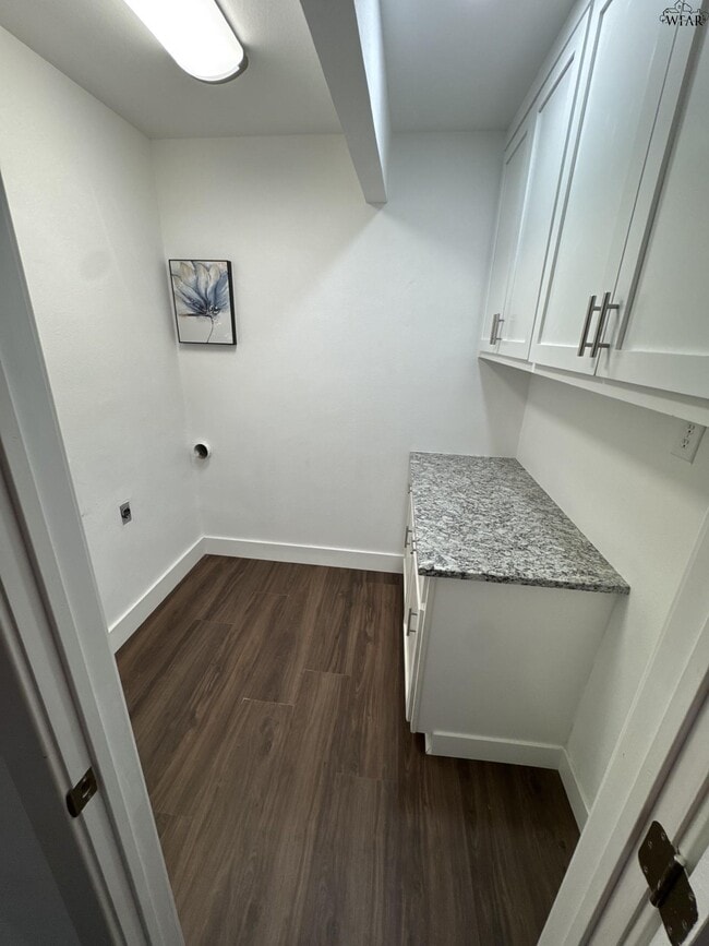 Building Photo - 4126 Lenore Dr