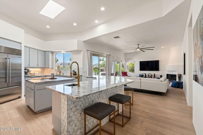 Building Photo - 25810 N Abajo Dr