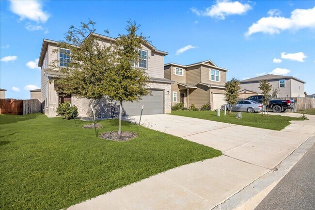 Building Photo - Light-Filled Home in Amenity-Rich Community with Pool & Park!