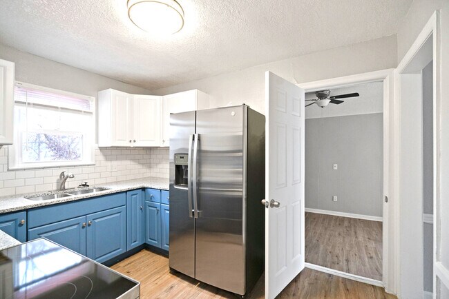 Building Photo - 1203 E 80th St