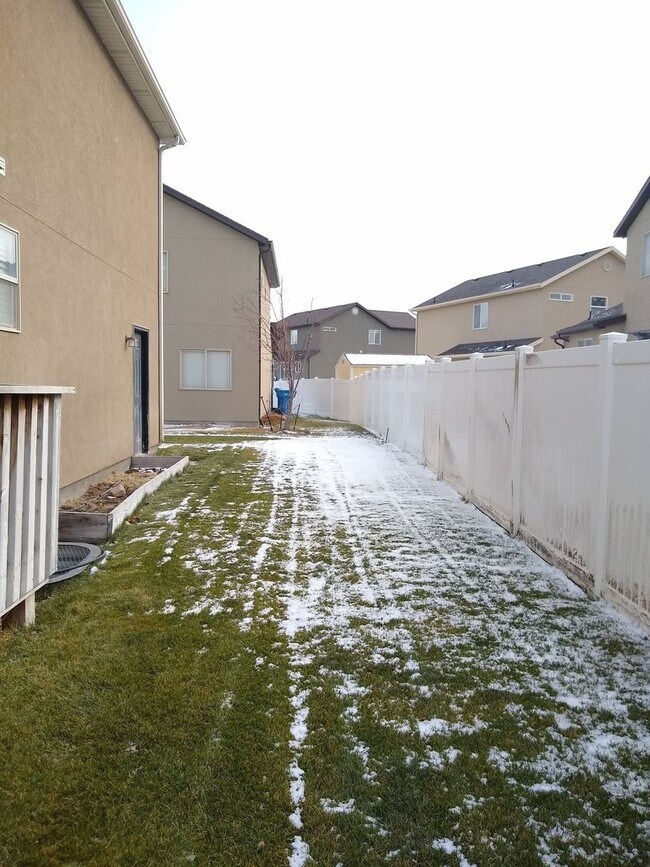 Building Photo - BEAUTIFUL 4 BED 2.5 BATH HOME FOR RENT IN LEHI!!!