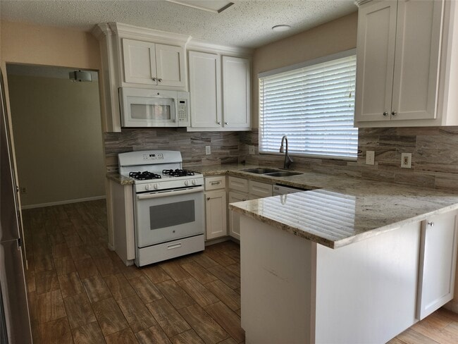 Building Photo - 10607 Horseshoe Bend Dr