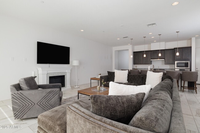 Building Photo - 7349 E Vista Bonita Dr