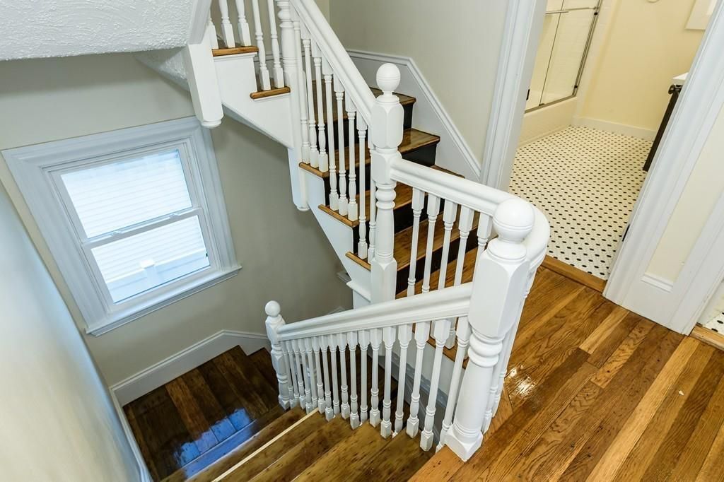 Building Photo - 29 Bentley St