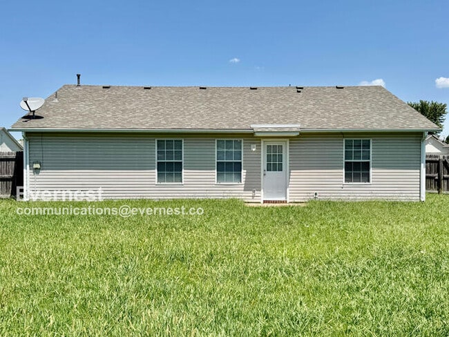 Building Photo - Lovely 3-Bedroom Home with Modern Amenitie...