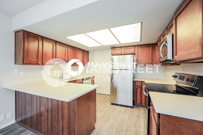 Building Photo - 9501 Chelmsford Dr