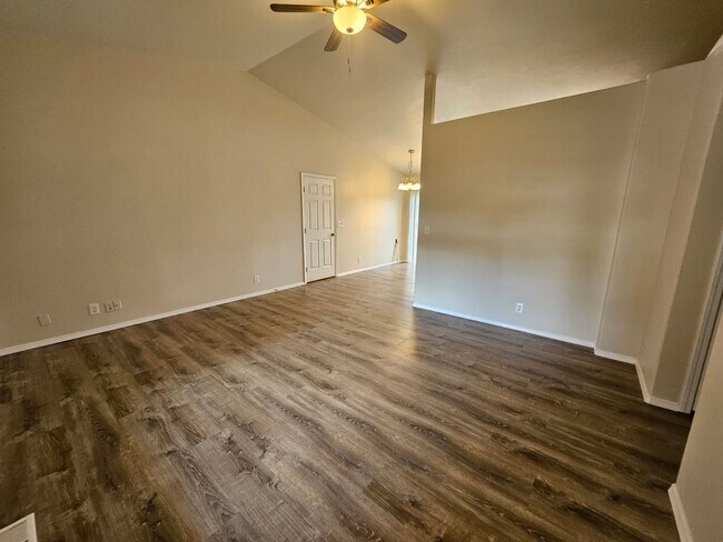 Building Photo - Cute Meridian Home!