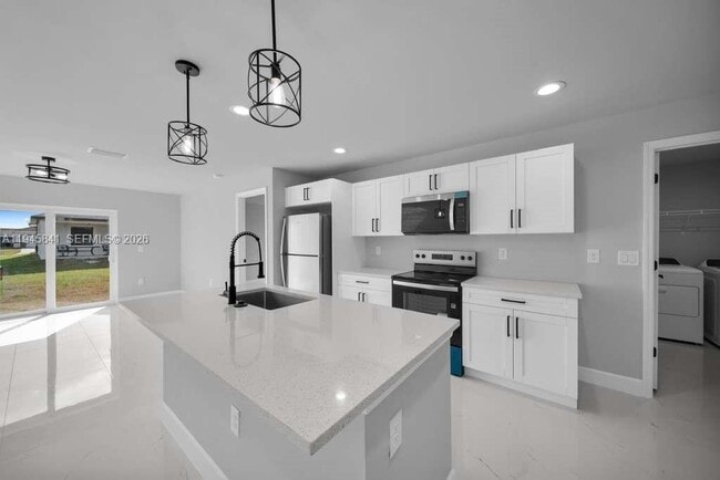 Building Photo - 3210 10th St SW