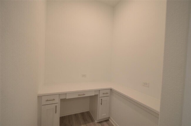 Building Photo - 1516 Sibley Wy