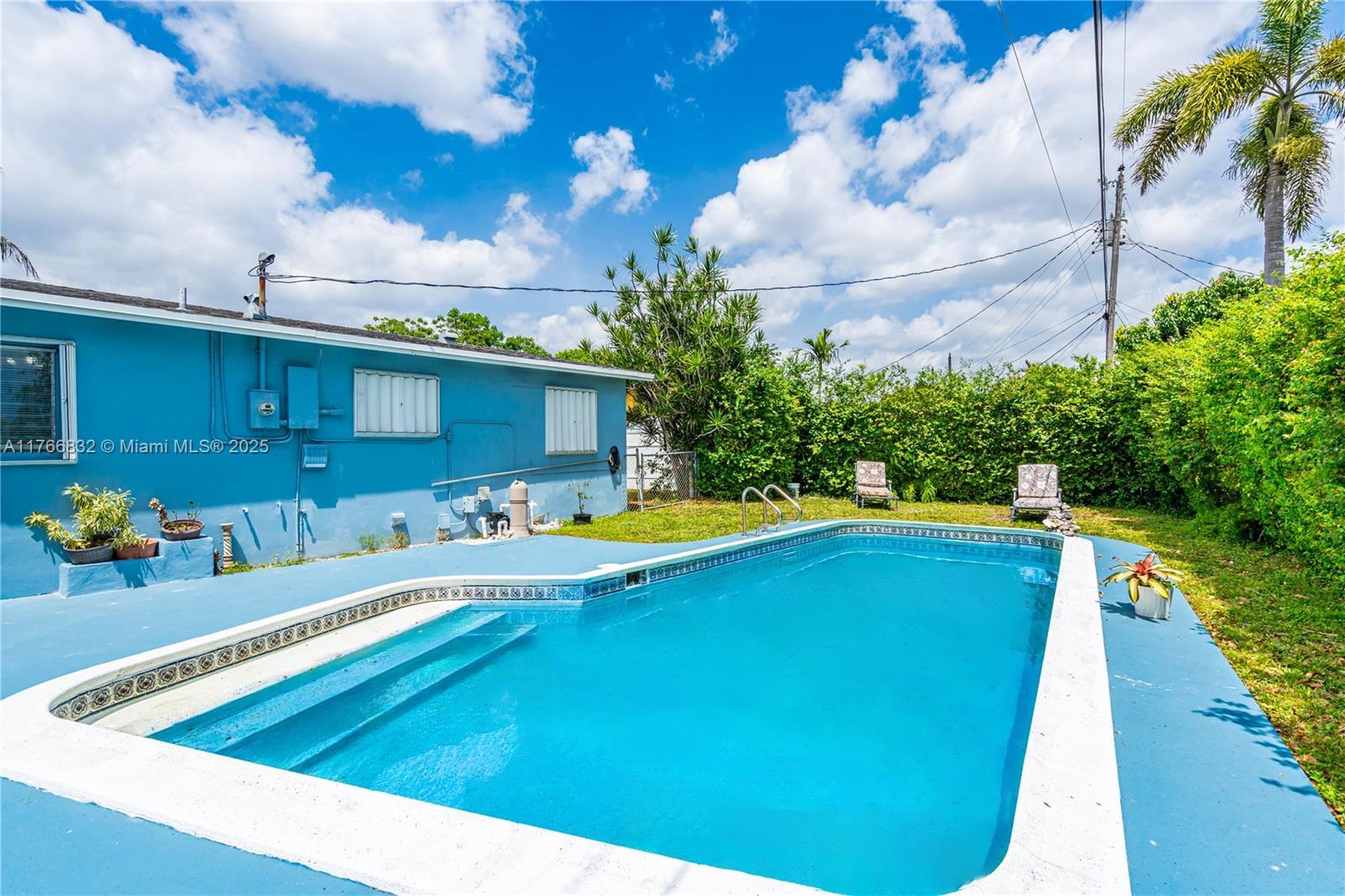 Building Photo - 721 SW 64th Ter
