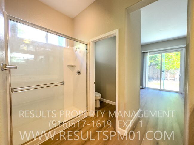 Building Photo - Lovely 4 bedroom Roseville home Olympus po...