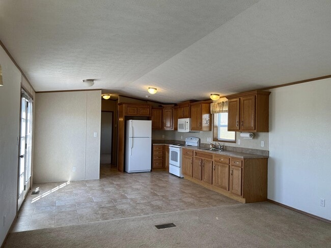 Building Photo - 151 Meadow Lark Ln