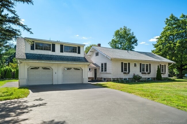 Primary Photo - 18 Glover Ave